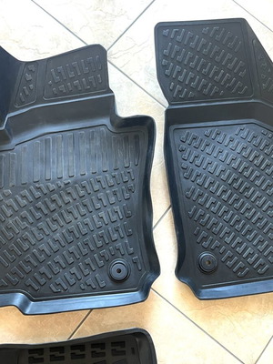 Skoda Octavia 5 floor mats new, rubber odorless