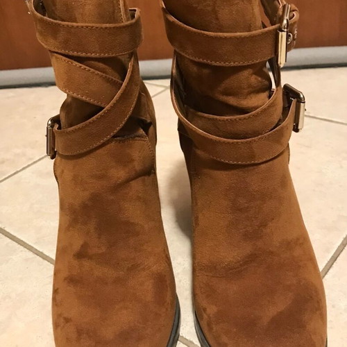 Sante suede ankle boots used with straps and buckles, brown