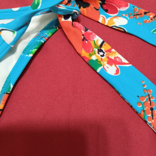 Triumph women's bikini set like new, size 70B top, S M bottom, colorful turquoise