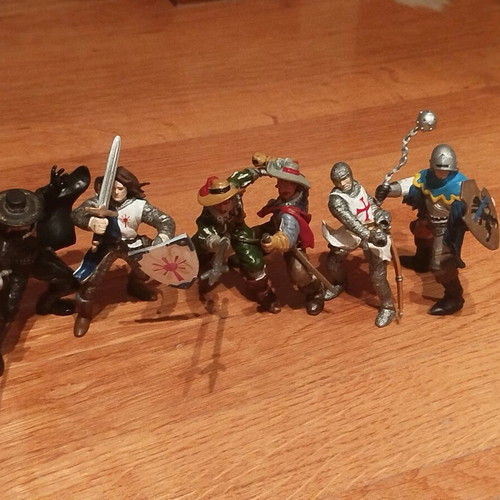 Figures of warriors, dragons and monsters used