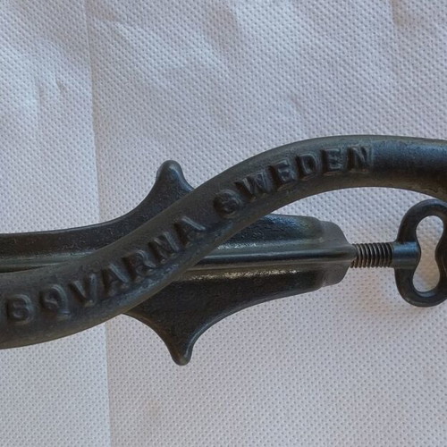 Husqvarna Scandia No1 Meat Grinder used, collectible antique