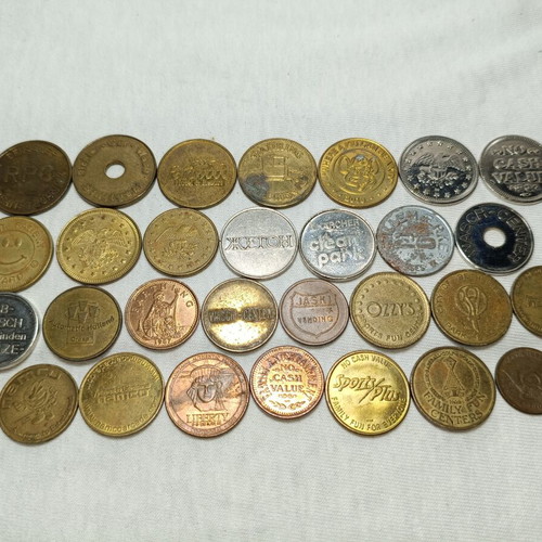 Foreign tokens used, set of 30 collectible coins