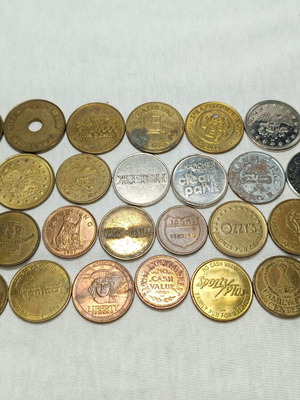 Foreign tokens used, set of 30 collectible coins