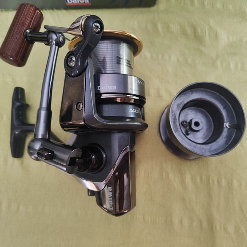 Daiwa Emcast Advanced 5000-AB fishing reel new with spare aluminum spool