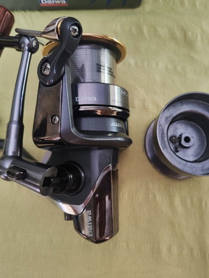 Daiwa Emcast Advanced 5000-AB fishing reel new with spare aluminum spool