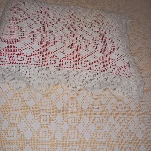 Handmade blanket with pillowcase like new, white