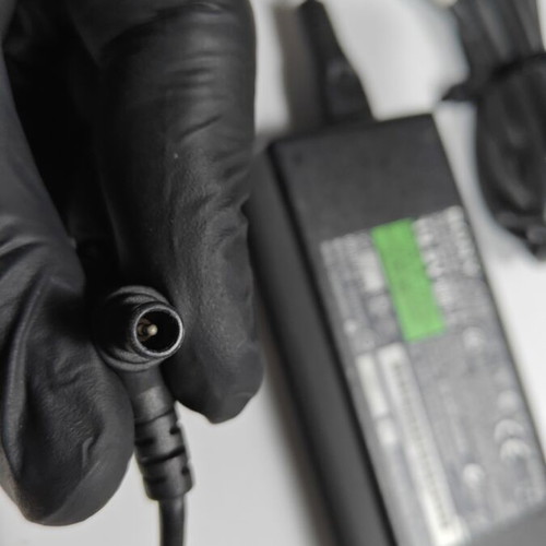 Sony Vaio Laptop Charger VGP-AC19V33 like new, 19.5V 3.9A 75W