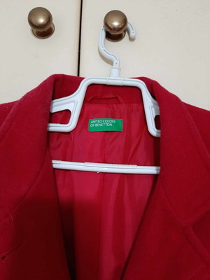 Benetton red coat new, medium