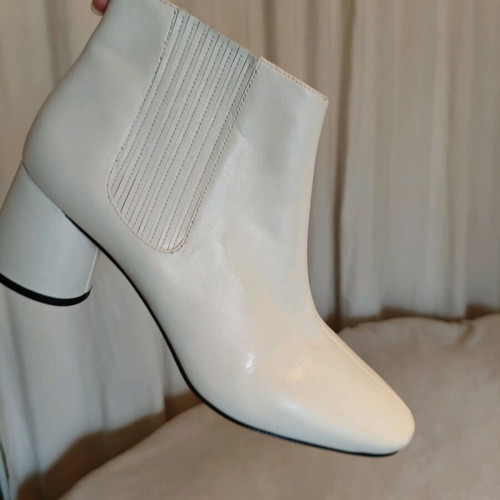 Marc Jacobs leather ankle boots new, white, size 40