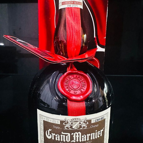 Grand Marnier Cordon Rouge 1998 like new, collectible 0.7L bottle