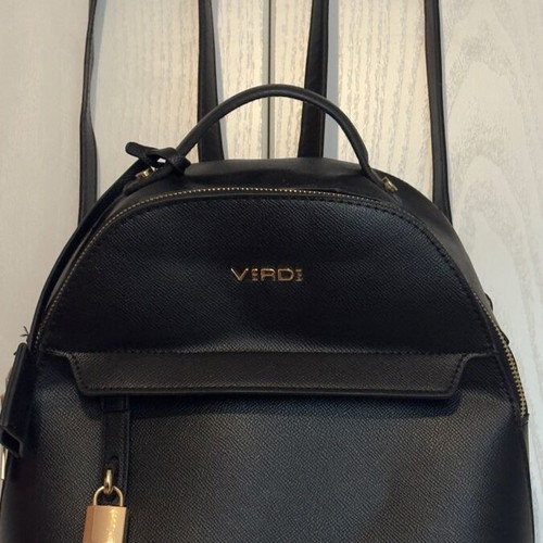 Verde backpack black with gold details like new