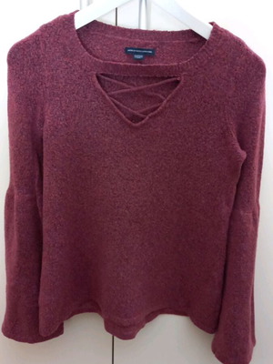 American Eagle Outfitters πουλόβερ με κορδόνια σε μπορντό, μέγεθος XS