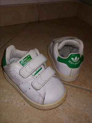 Бебешки унисекс обувки Adidas Stan Smith употребявани, номер 20