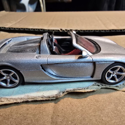 Porsche Carrera GT model like new