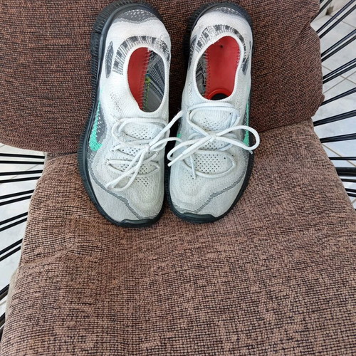 Nike athletic shoes size 37 like new, black and gray