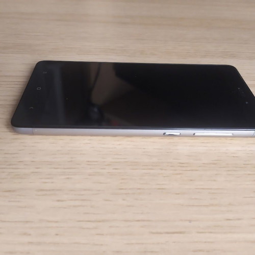 Mi Redmi 3s Prime 2016 употребяван, отлично състояние, колекционерски