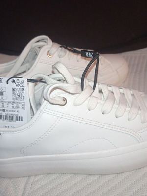 Zara flatform sneakers off-white with burgundy, size 37, like new