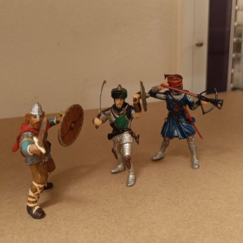 Set of 3 Viking and Mavroitanoi Figures like new