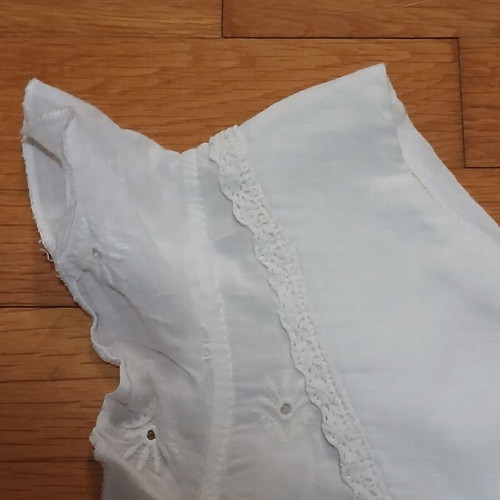 Esante white blouse with lace and ruffles on shoulders, size Small, like new