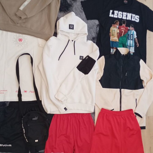 Set of 10 summer and winter clothes, size Small, Puma bag included