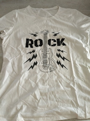 T-shirt with design used, size L, black and white