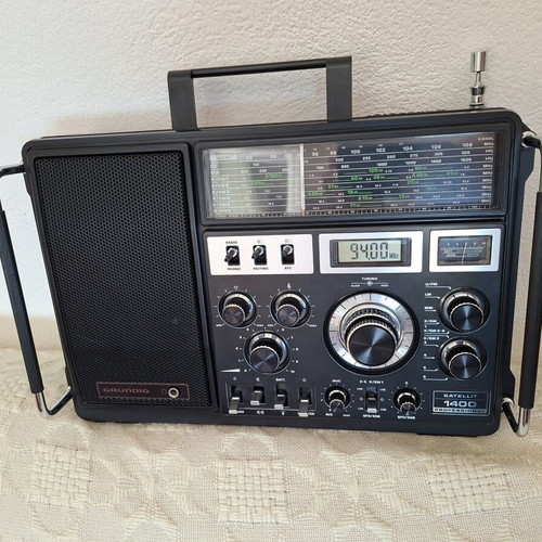 Grundig Satellite 1400 Professional radio like new