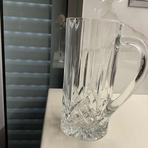 Crystal Pitcher like new, heavy crystal, 23 cm height