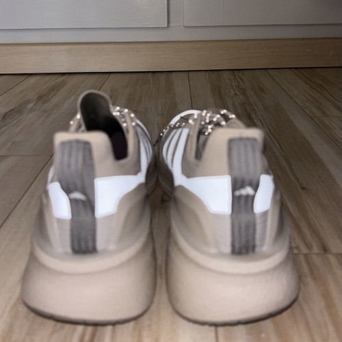 Adidas Ultraboost 5 size 40 like new, grey beige sneakers