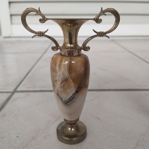 Decorative amphorae like new, 13 cm height, brass and onyx