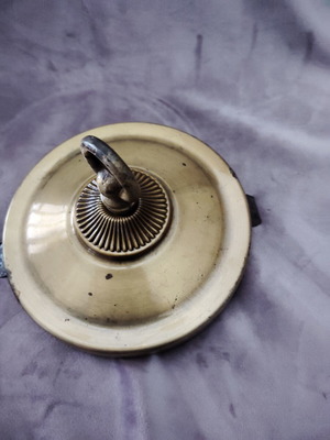 Bronze lid used, 12 cm with metal clasp