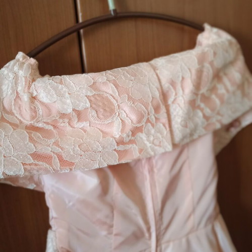 Formal dress like new, size M, pink taffeta with lace details
