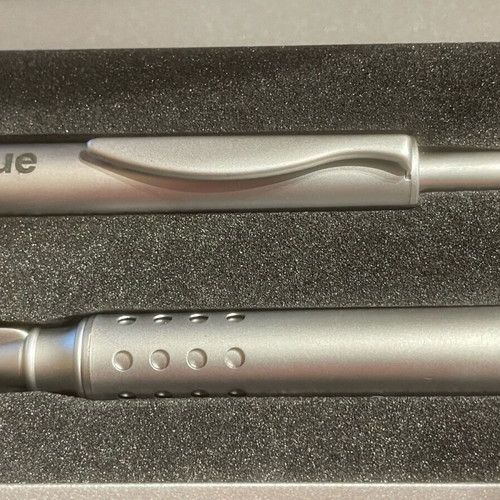 Azcue pen like new in its box