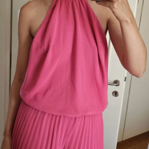 Zini Boutique pleated backless jumpsuit with gold chain, size L