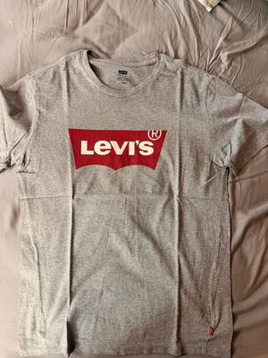 Levi’s γκρι logo t-shirt μέγεθος M σαν καινούργιο