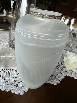 Vintage opaline vase with silver crown like new