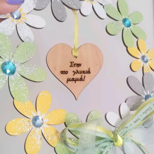 Decorative wreath new with flowers for mom