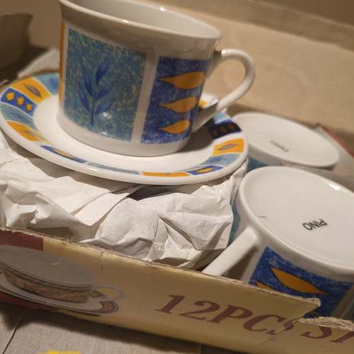 Coffee and tea cups set, like new, pack of 12
