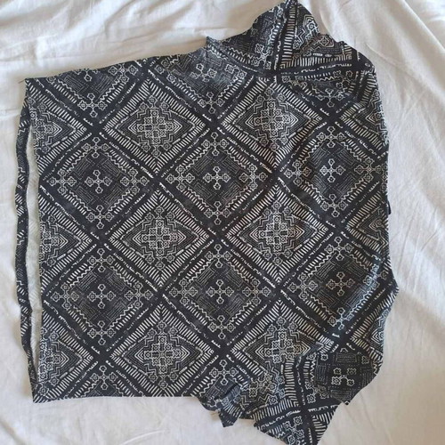 T-shirt used, size XL, black and white