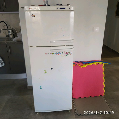 Bosch refrigerator like new in excellent condition