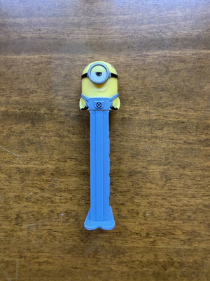 Pez dispenser Minions Mel used with blue candy case