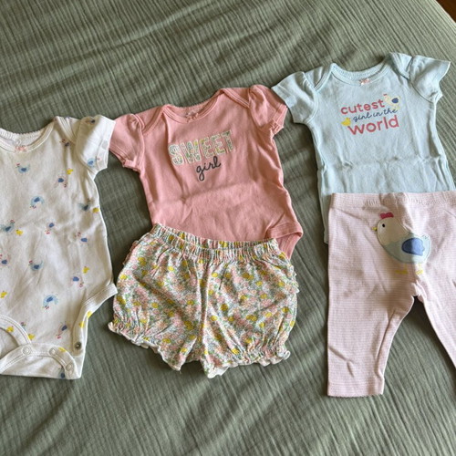 Carters baby clothing set used, 5 pieces for 3 months old