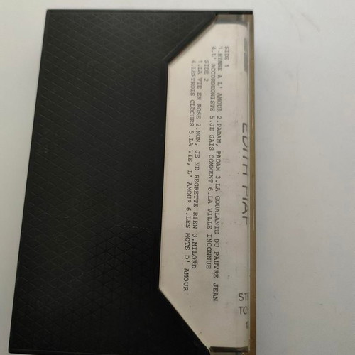 Portrait of Edith Piaf cassette tape like new, folk