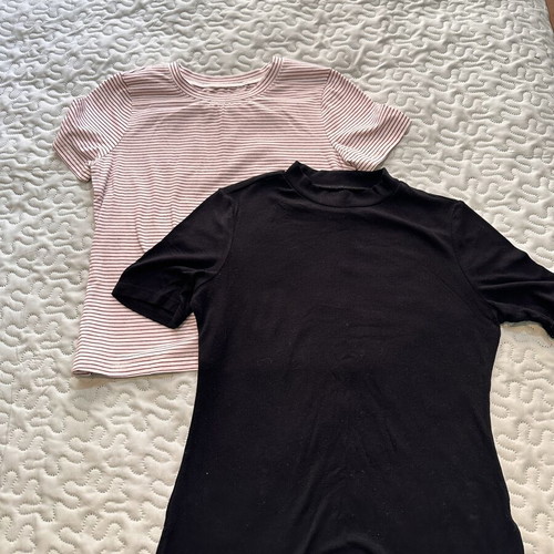 Basic women's T-shirts set size M like new, 2 pieces