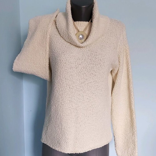 Coldwater Creek tunic sweater like new, cream color, soft boucle yarn