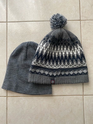 Hats like new, set of 2, white and gray