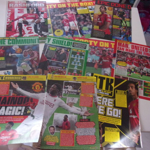 Manchester United FC 11 Special Pages like new, authentic
