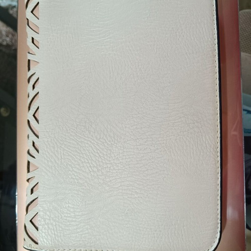 Duki Daso crossbody envelope bag used, beige and white with gold chain
