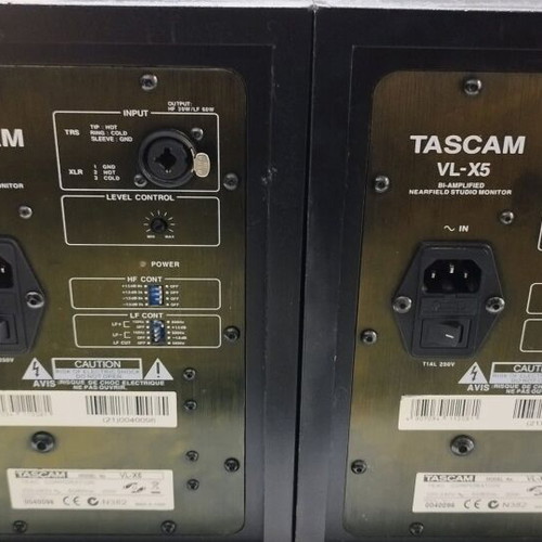 TASCAM VL X5 studio monitor used in very good condition