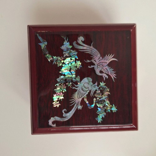 Mother of pearl inlay wood trinket box like new 9×9