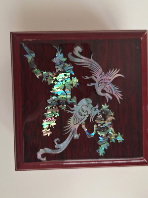 Mother of pearl inlay wood trinket box like new 9×9